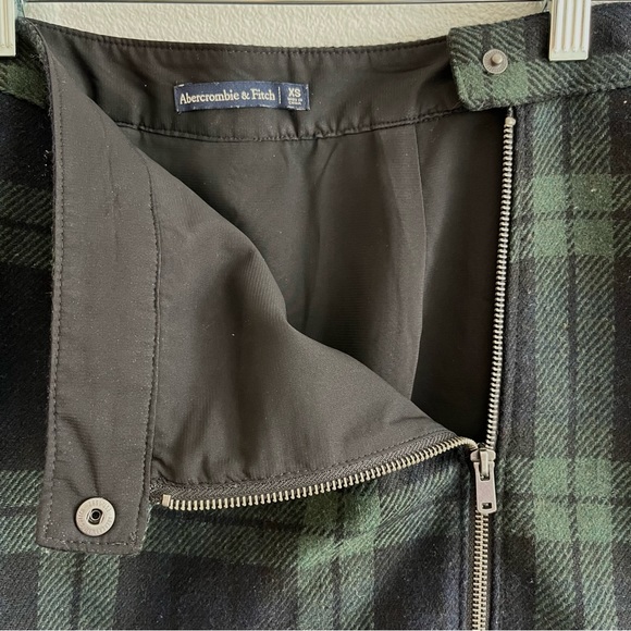 Abercrombie wool plaid mini skirt - Picture 4 of 5